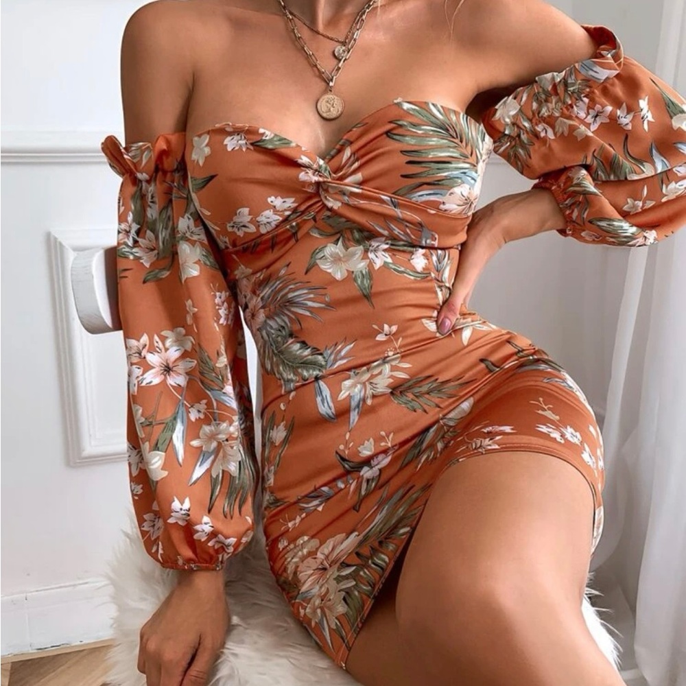 SHORT CUTE SUMMER DRESS